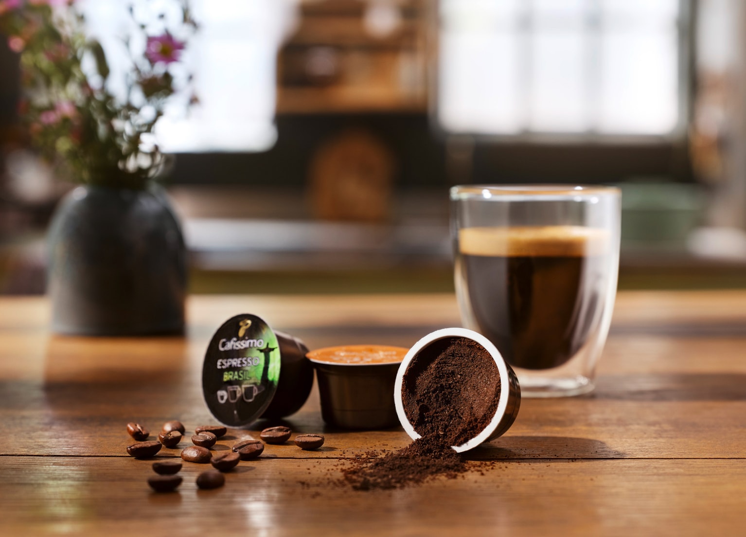 Cafissimo Espresso Brasil-Kapseln auf einem Tisch