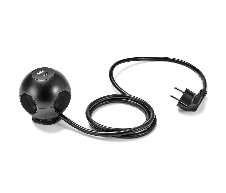 Schwarzer Steckdosenball mit USB-Ladefunktion und Kabel.