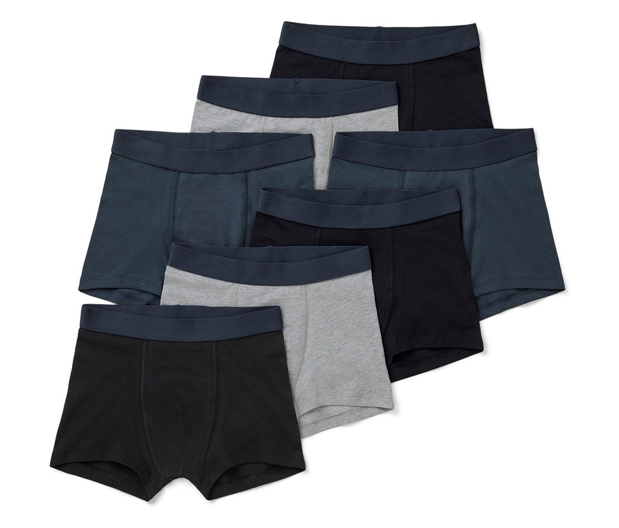 Sechs Herren-Boxershorts in Schwarz-, Grau- und Blautönen mit dunkelblauem Bund.