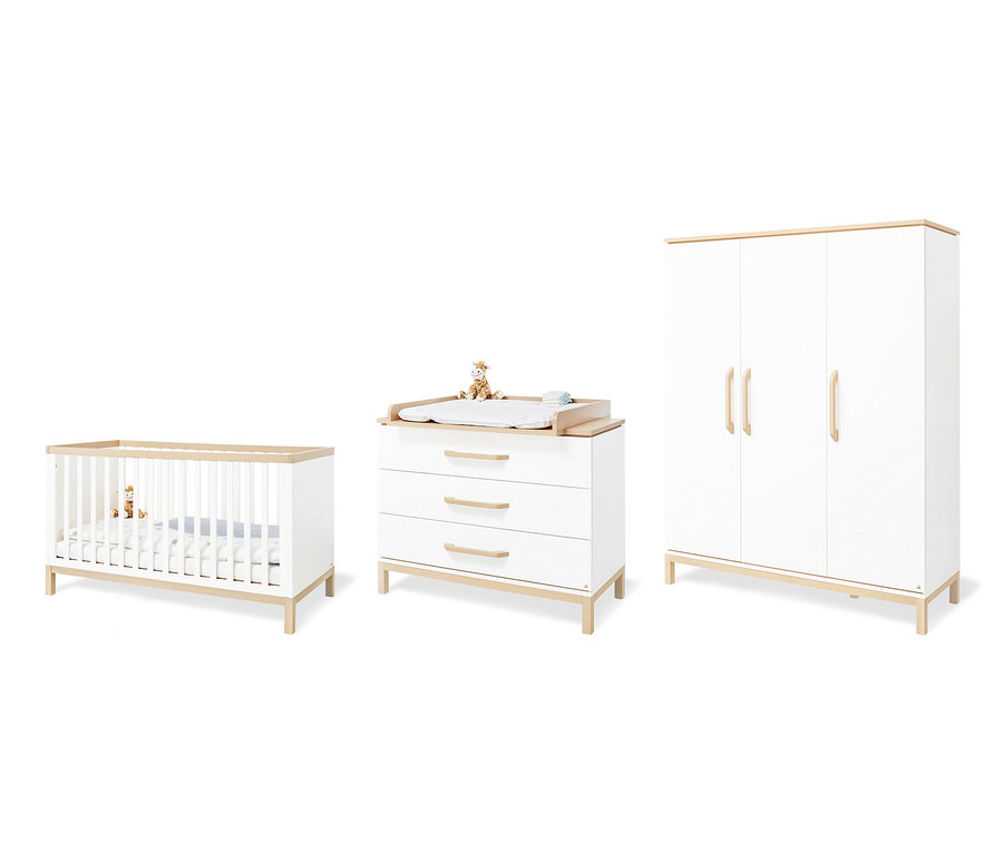 Kinderbett, Kommode und Schrank aus dem 3-teiligen, großen Pinolino Set »Light«.