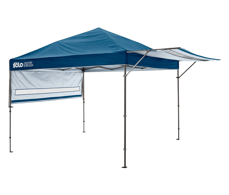 Blauer Shelterlogic-Camping-Faltpavillon XL mit Seitenwand und ausziehbarer Sonnenblende.