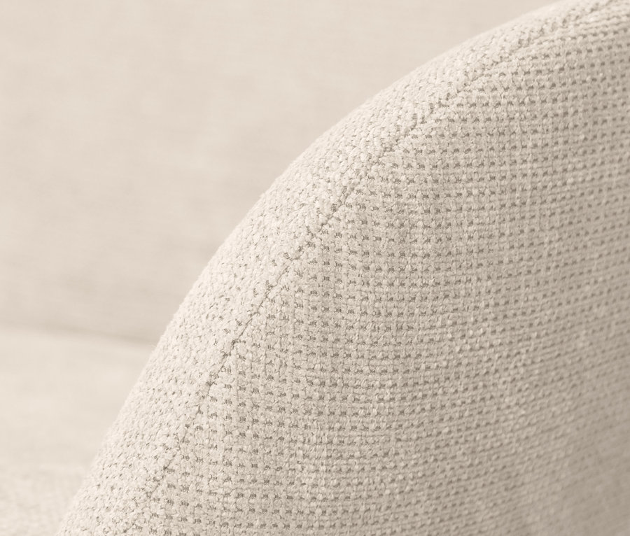 Detailansicht des cremefarbenen Sessels »Mia«.