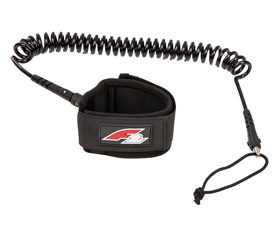 F2 SUP Coiled Leash mit schwarzer Handschlaufe und spiralförmiger Schnur auf weißem Hintergrund.