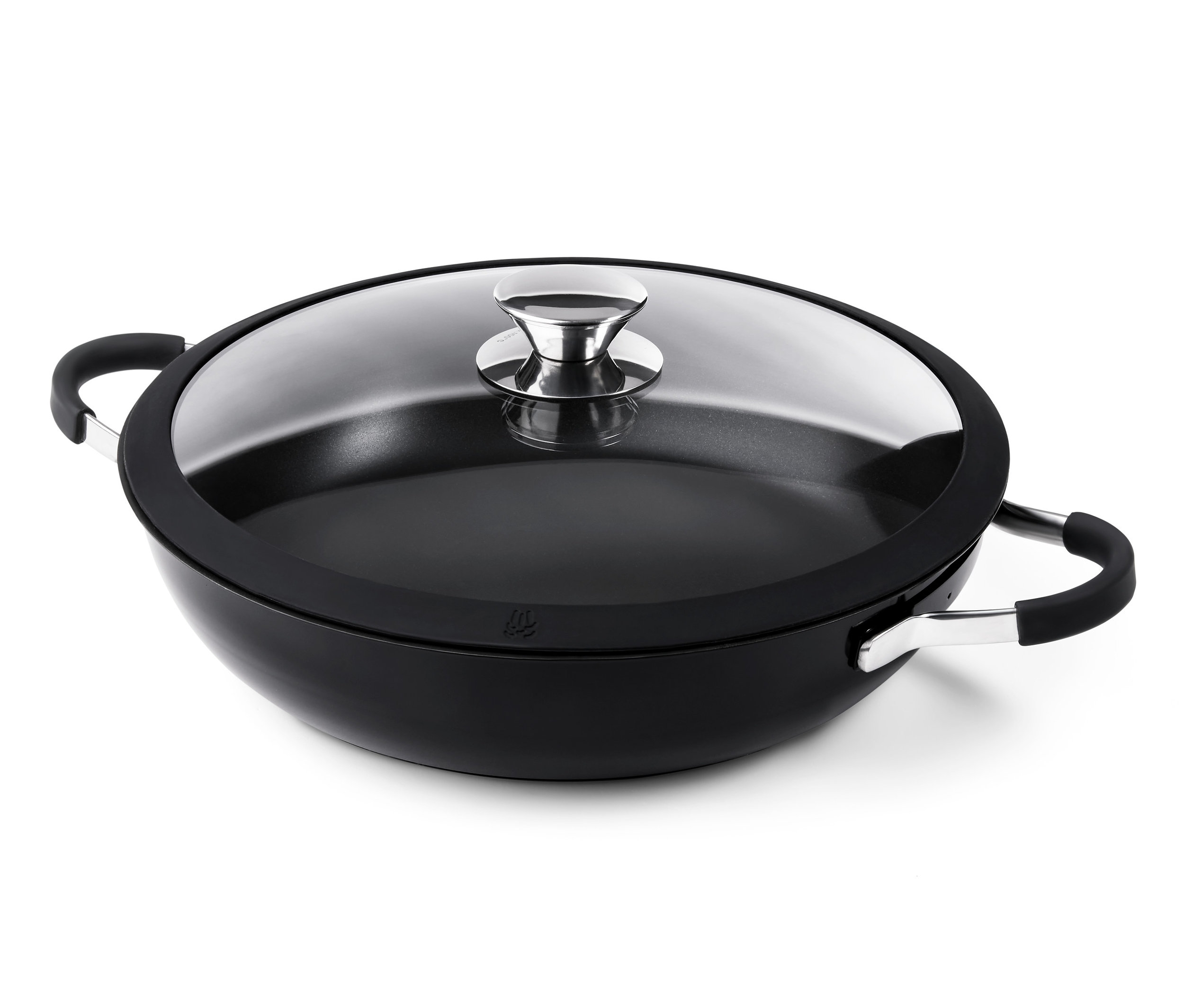 Eine schwarze Edelstahl-Servierpfanne mit Deckel.