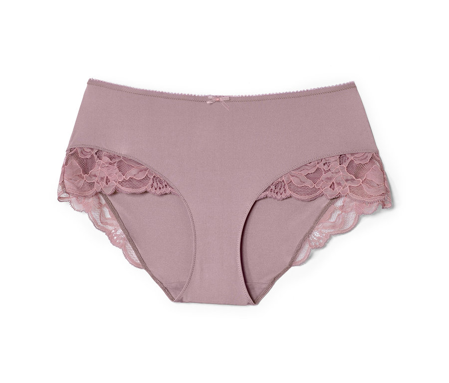 Rosafarbene Midrise-Panty mit Spitze liegen auf einem weißen Hintergrund.