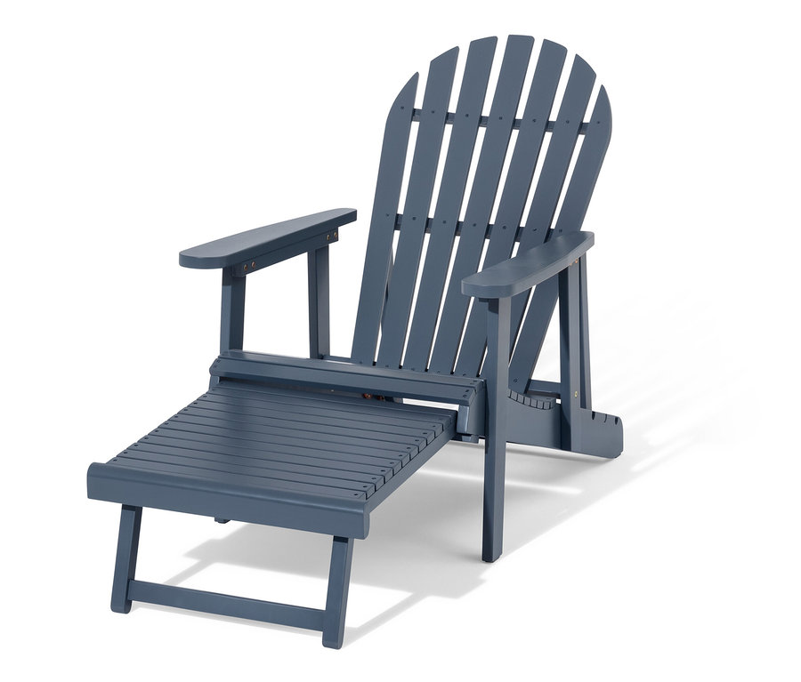 Blauer Single Adirondack Relax-Sessel mit ausziehbarer Fußlehne im Innenraum.