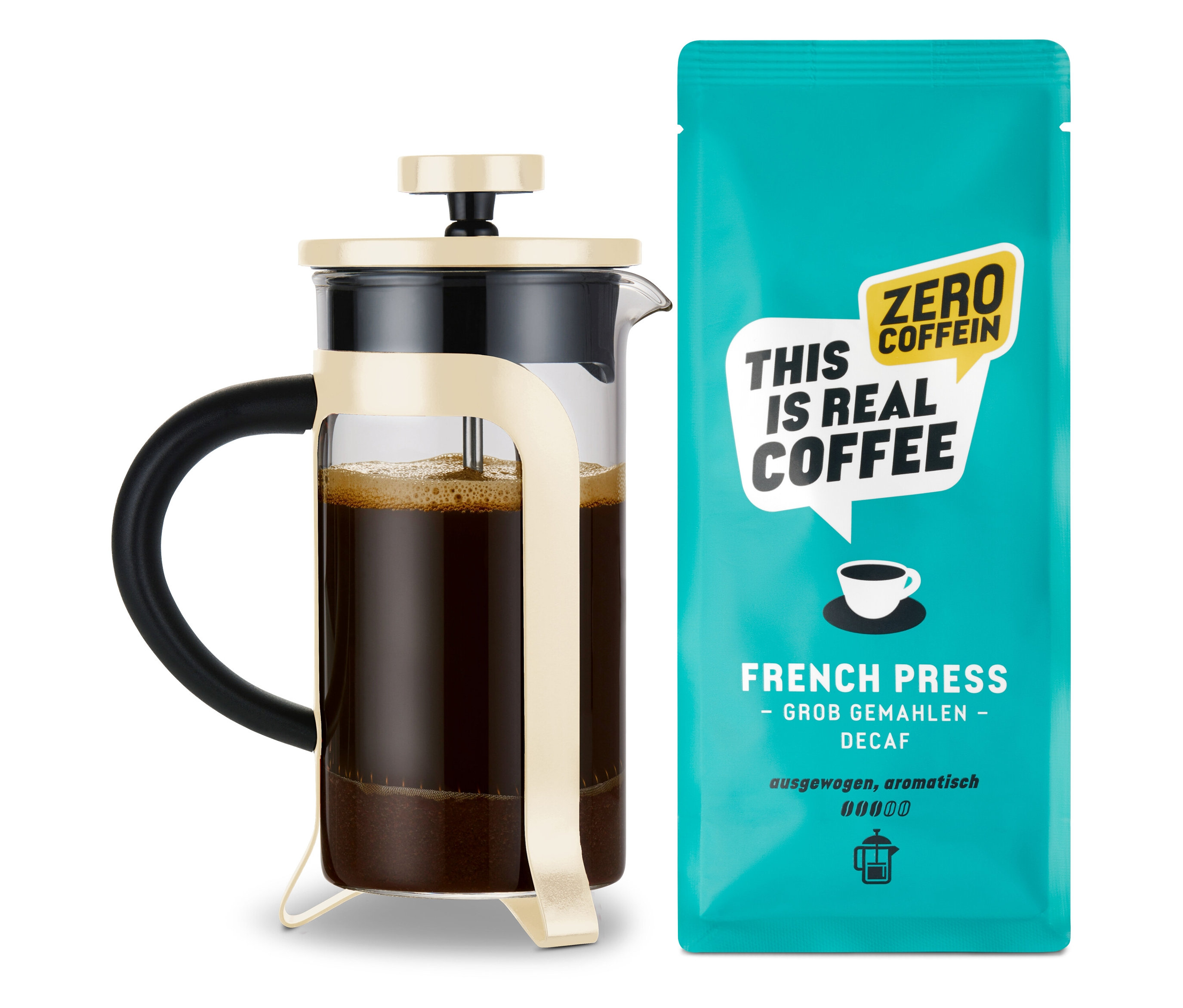 Eine French Press Kaffeekanne mit Kaffee neben einer türkisfarbenen Kaffeepackung.