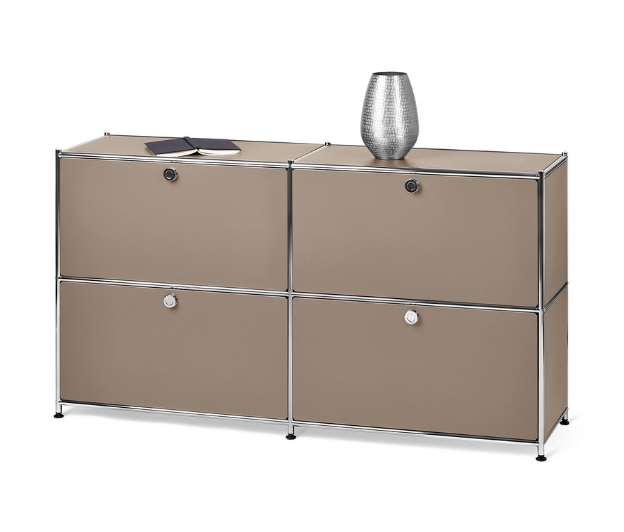 Sideboard Metall »CN3« mit 4 Klappenfächern, oben liegen Notizbuch und Vase.