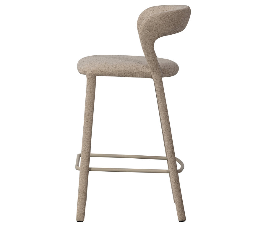 Ein einzelner, hoher Hocker mit einer Rückenlehne ist auf einem weißen Hintergrund zu sehen.