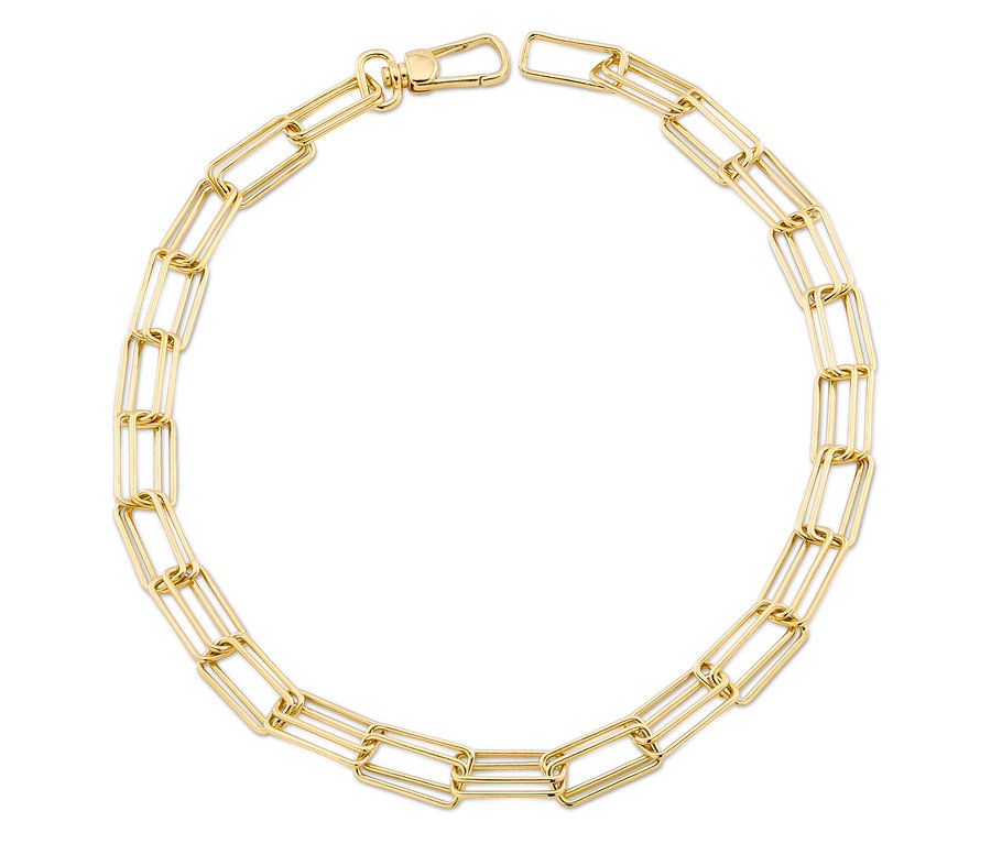 Goldene Halskette mit rechteckigen Gliedern und einem Knebelverschluss, die im Kreis auf einem weißen Hintergrund liegt.