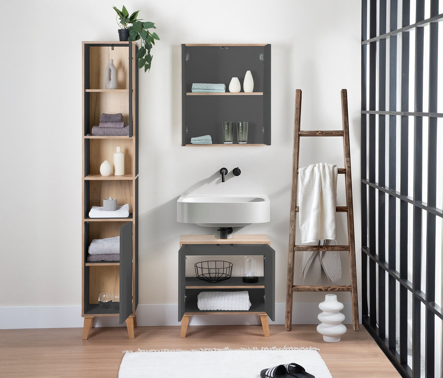 Badezimmer-Ansicht mit Roba »Morena« Hochschrank mit zwei Türen, zwei offenen Fächern in Weiß und Artisan-Eiche und Roba Waschbeckenunterschrank »Morena« mit zwei Türen in Basaltgrau und Artisan-Eiche.