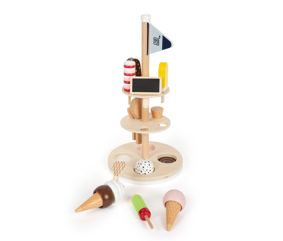 Ein hölzerner Eisständer mit verschiedenen Eis- und Popsorten.