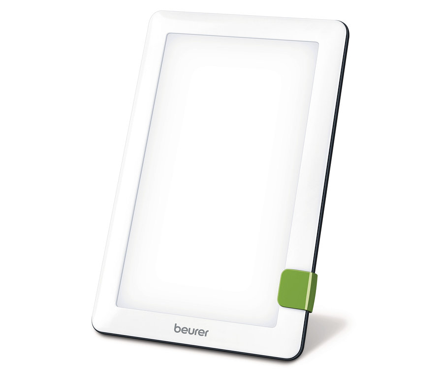 Beurer Tageslichtlampe mit grünem Ständer auf einem weißen Hintergrund.