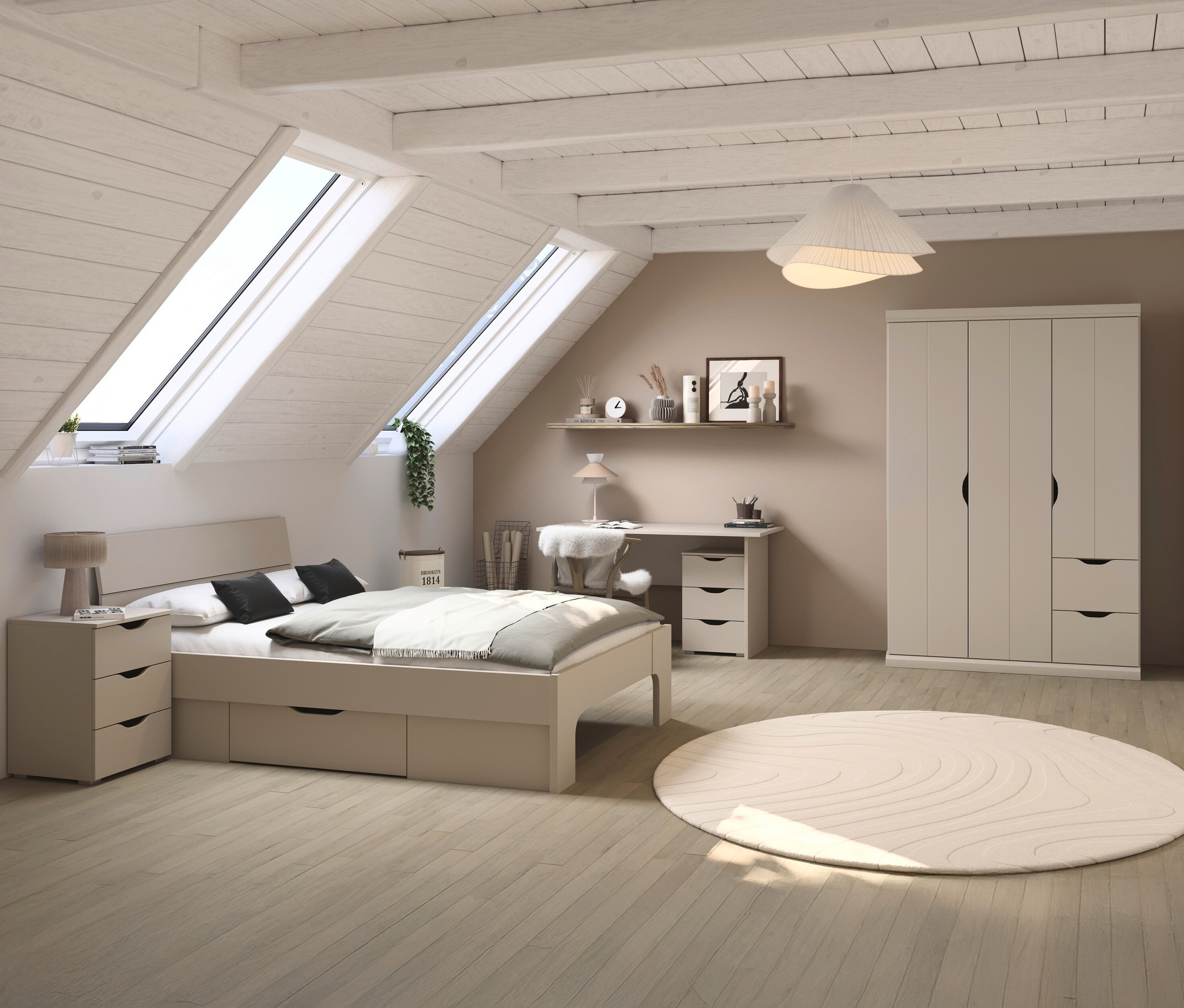 Schlafzimmer mit beigem rauch Set »Frieda« mit Bett, Nachttisch, 3-türigem Kleiderschrank und Schreibtisch.