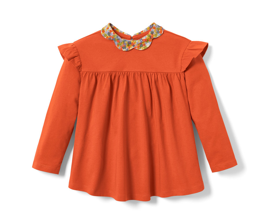 Orangefarbenes Kleinkind-Langarmshirt mit Blumenkragen.