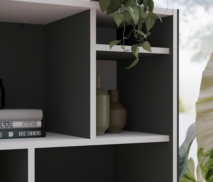 Weißes Regal mit Topfpflanze, Büchern und Ordnern. Zu sehen ist auch ein Set »GW-Pasadena«, klein.