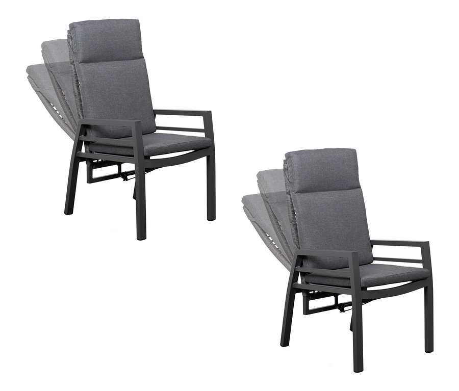 Zwei graue deVries Stühle mit Seildesign auf weißem Hintergrund.