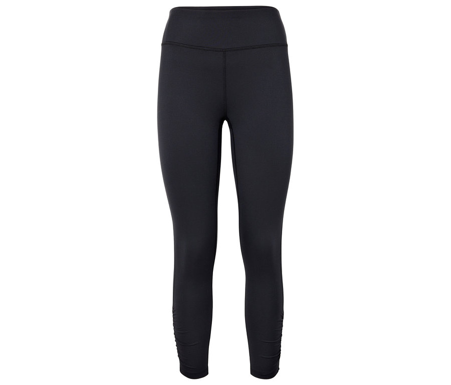 Schwarze Sportleggings in Knielänge.
