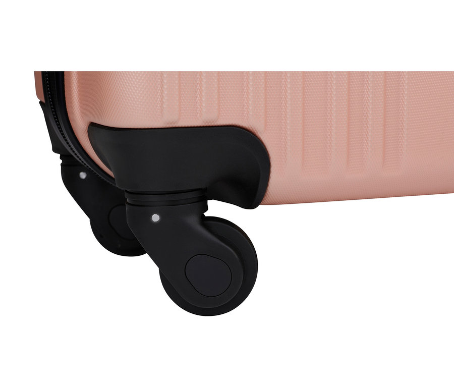 Nahaufnahme von zwei schwarzen Rädern an einem rosafarbenen Koffer.