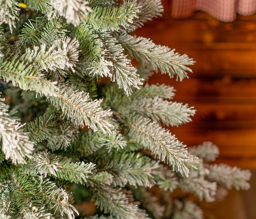 Detailaufnahme einer Fichte Frost mit Metallständer, 180 cm.