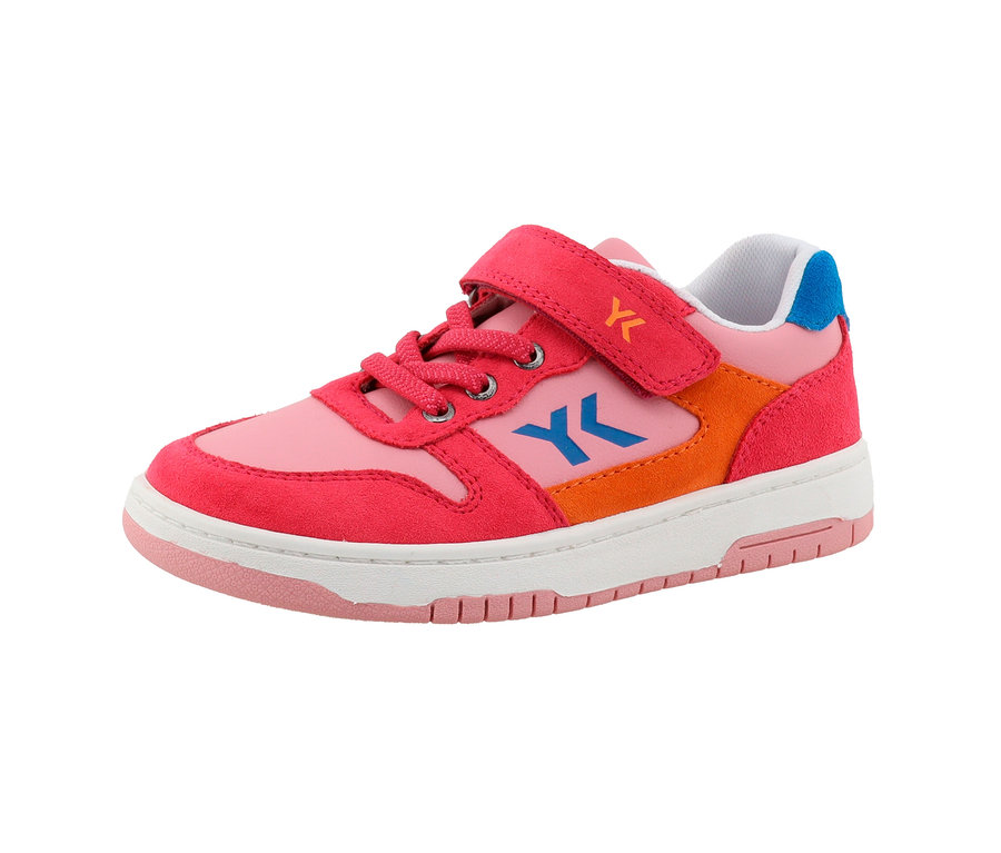 Detailaufnahme eines Lurchi Sneaker »Gaio-S« Kinder-Schuhs in Pink-, Rot- und Orangetönen mit blauem Logo.