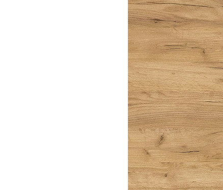 Detailansicht einer Holzoberfläche des breiten, weißen Mehrzweckschranks »Ameca«.