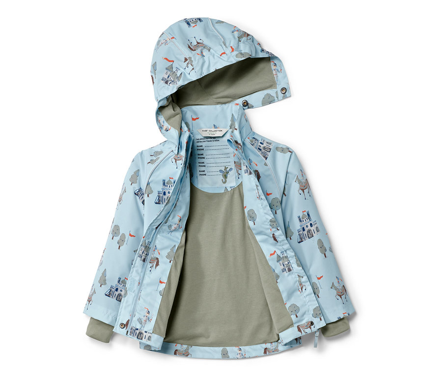 Geöffnete Kinder-Regenjacke, Ritter Motiv auf hellblauem Hintergrund.