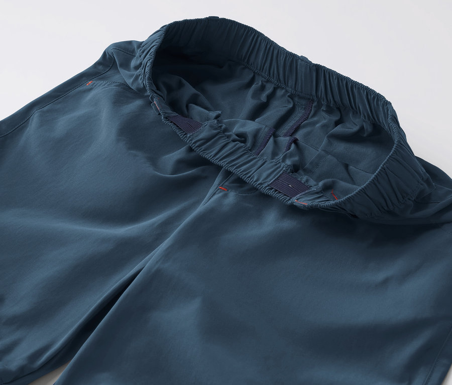 Detailaufnahme einer Kinder-Funktionshose.