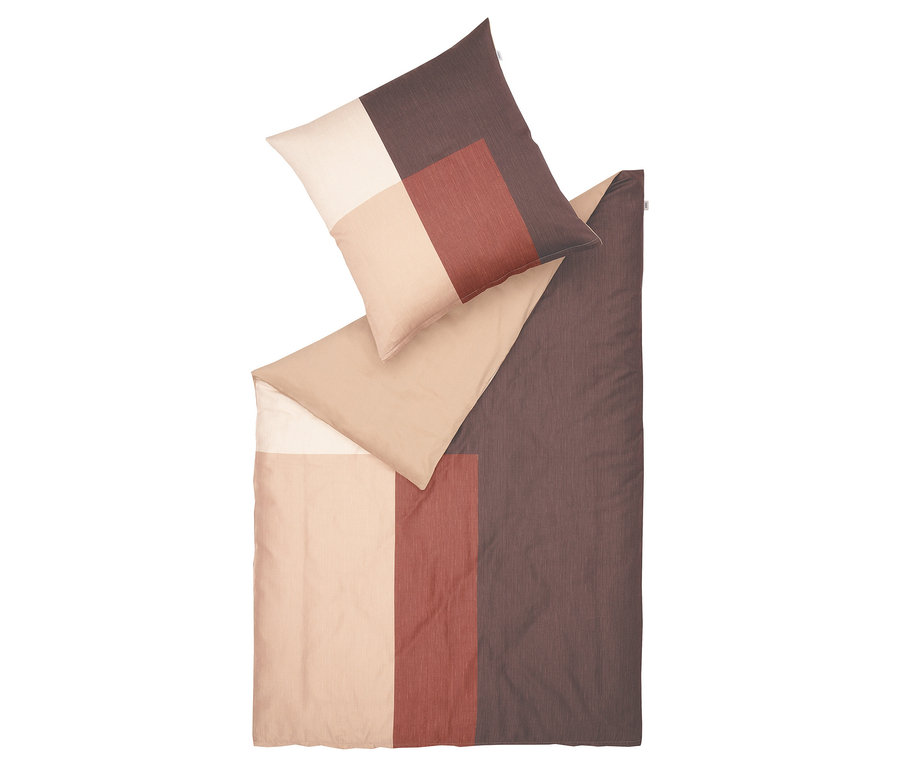 Bettwäsche-Set mit geometrischem Muster in Braun- und Beigetönen.