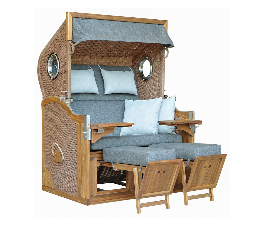 DeVries XL Strandkorb aus Akazienholz mit grauem Bezug, zwei Bullaugen und ausklappbaren Fußstützen.