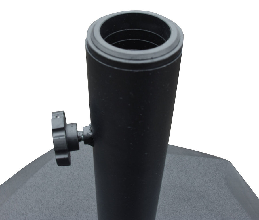 Nahaufnahme eines LECO Beton-Sonnenschirmständers mit 2 Rollen.