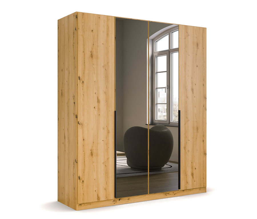 Ein 4-türiger Rauch Kleiderschrank »Skyla« in Eiche.