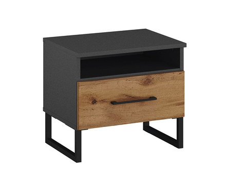 Ein rauch »Butte« Nachttisch in Schwarz und Braun mit einer Schublade und einem offenen Fach.