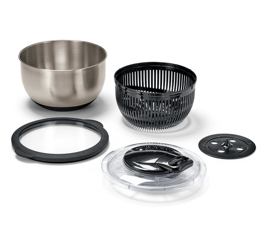 Eine zerlegte Edelstahl-Salatschleuder mit Deckel auf weißem Hintergrund.