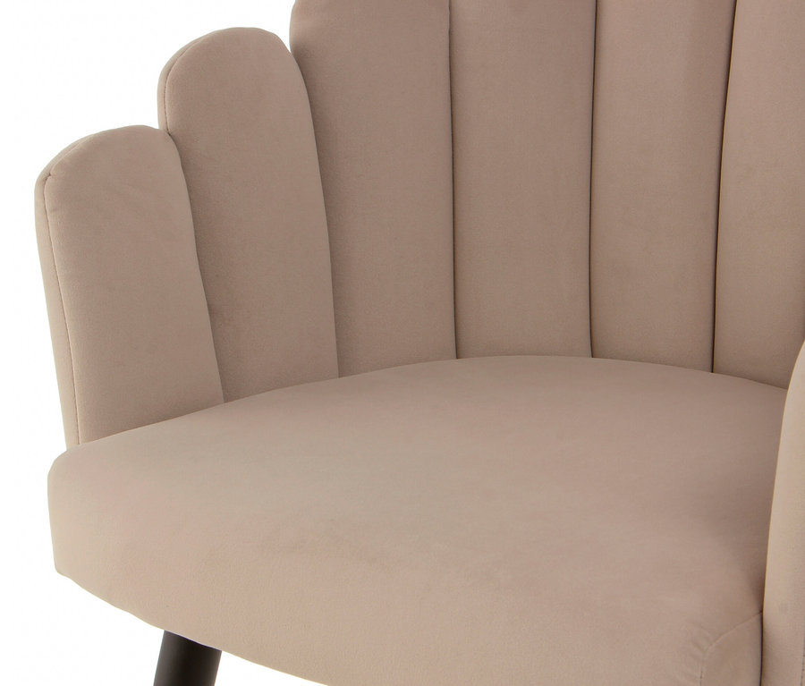 Detailansicht des beigen Kayoom Stuhls »Jeane« mit schwarzen Beinen.