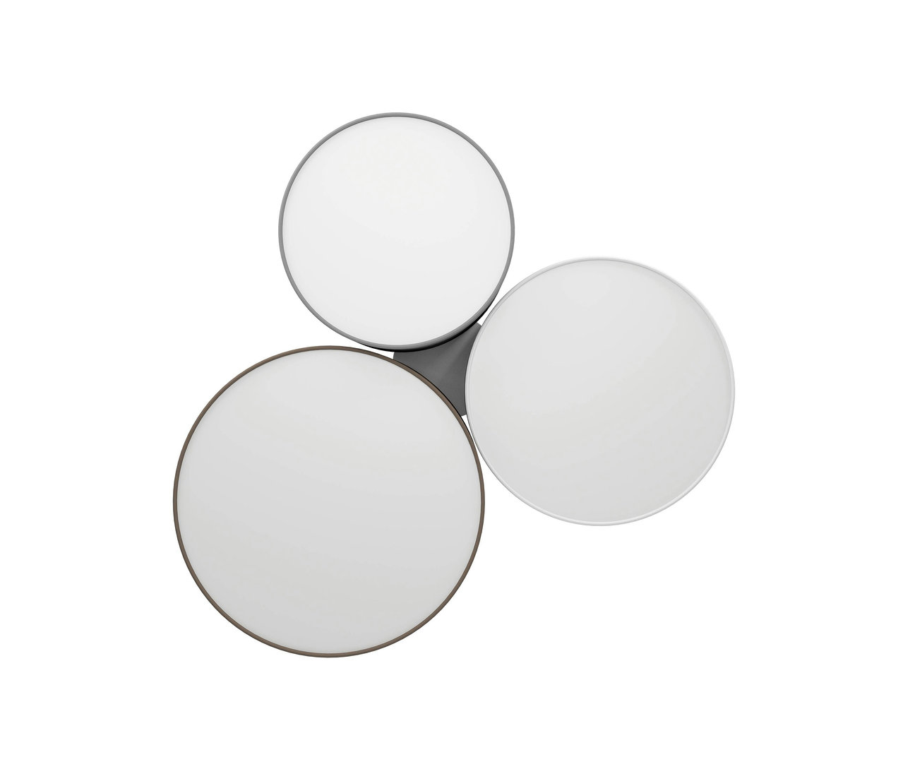 Eglo Deckenleuchte »Pastore« mit drei runden, weißen Lampenschirmen. Zwei haben einen grauen Rand und einer einen braunen.