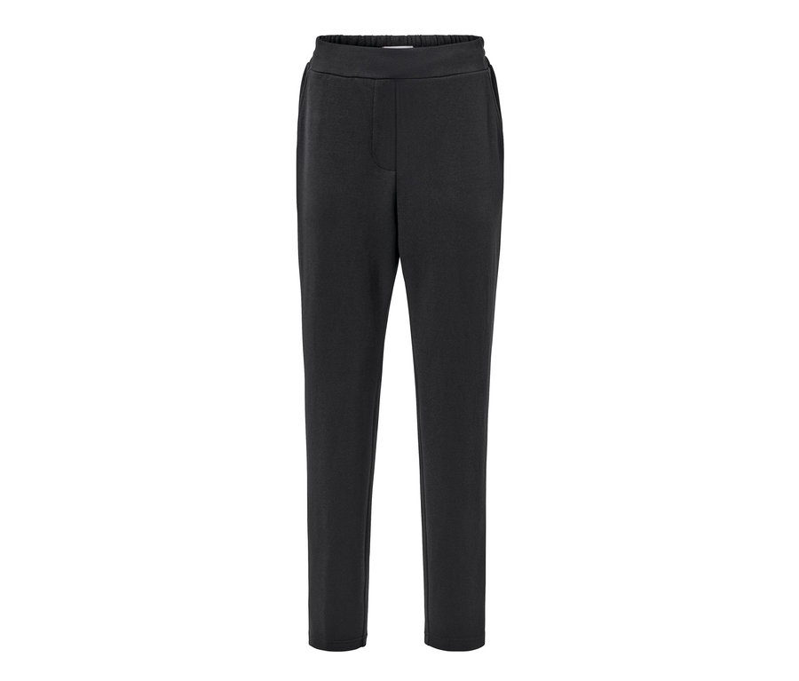 Eine schwarze Joggpants auf weißem Hintergrund.