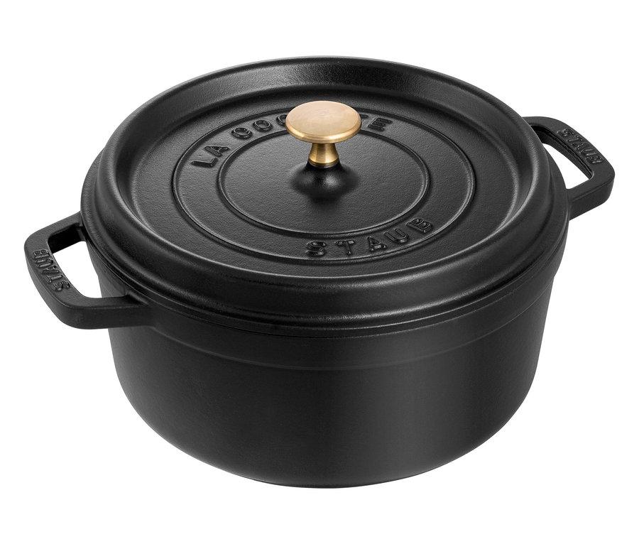 Schwarze STAUB »Cocotte 24« mit ca. 3,7 l Fassungsvermögen.
