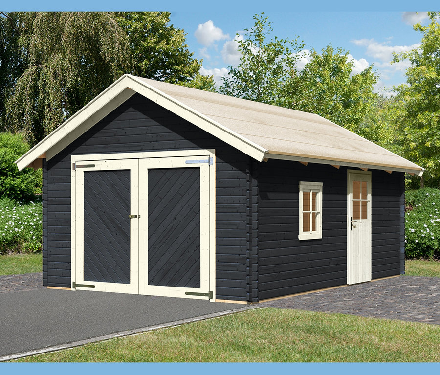 Eine schwarze Karibu Premium Blockhausgarage mit Satteldach (Geert) steht in einem Hof.