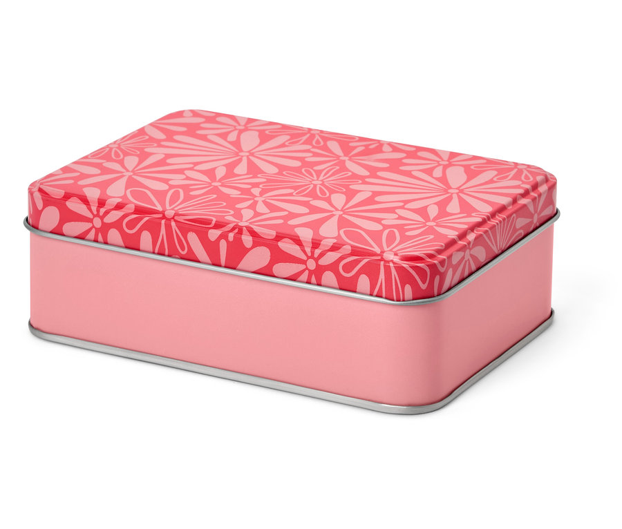 Rosa Näh-Set in Metallbox mit Blumenmuster.