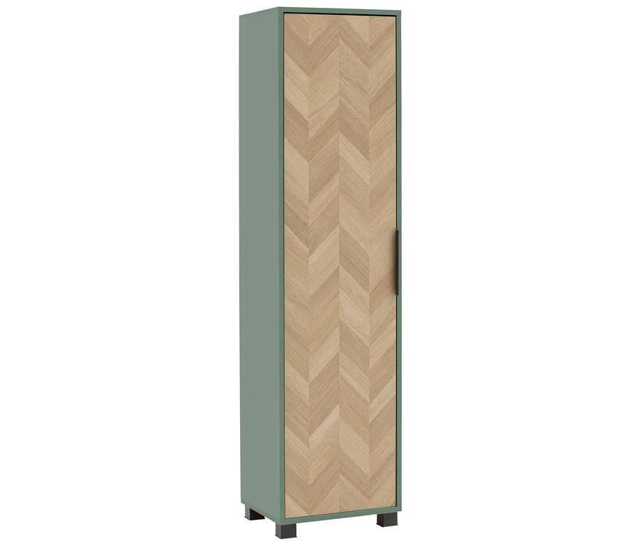 Ein schmaler, grüner Schrank mit einer Holztür in Fischgrätmuster steht auf einem weißen Hintergrund.