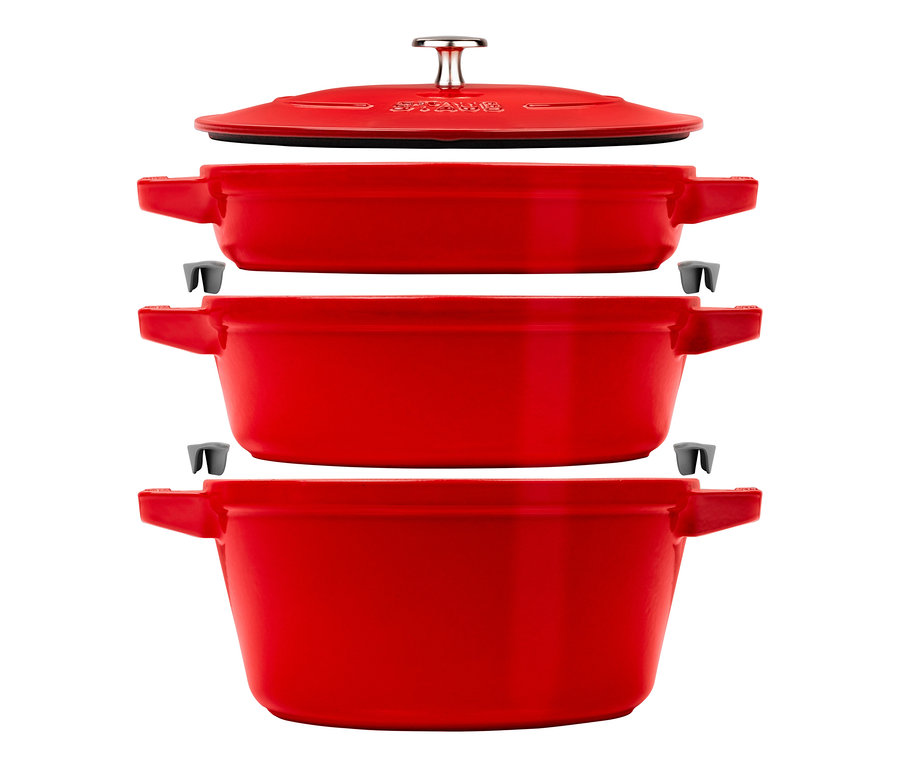 Rotes dreiteiliges STAUB Kochtopf-Set »La Cocotte«.