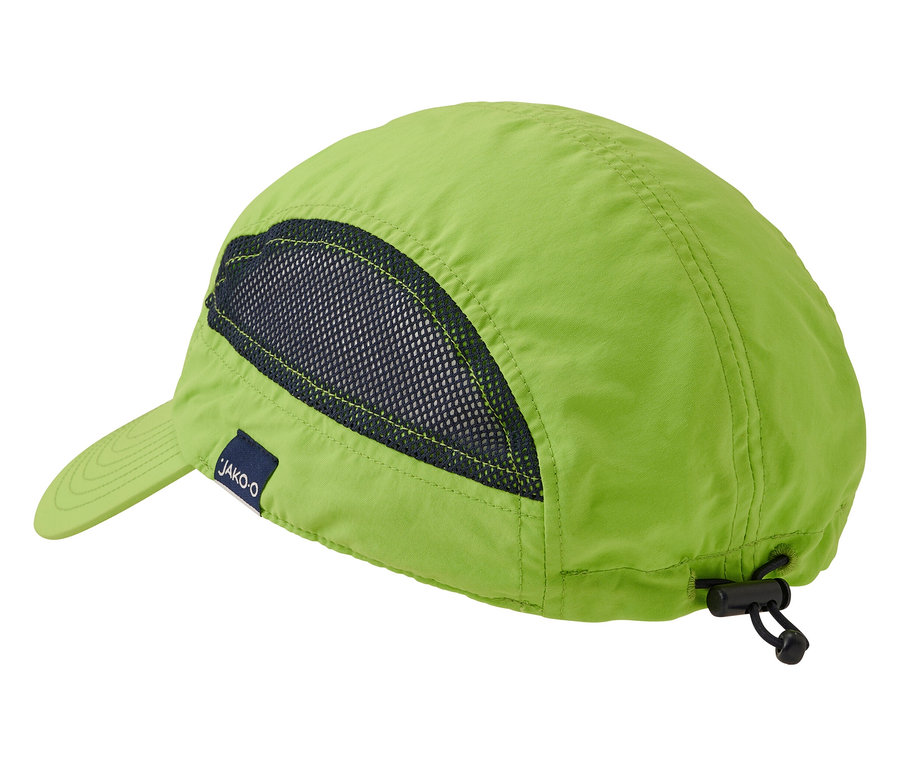 Helle JAKO-O Baseballcap liegt auf einem weißen Hintergrund.