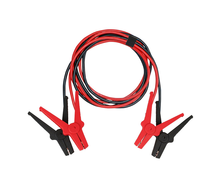 Ein APA-Starthilfekabel "Alu-Star" bis 2.500 cm³ mit roten und schwarzen Kabeln und Klemmen.