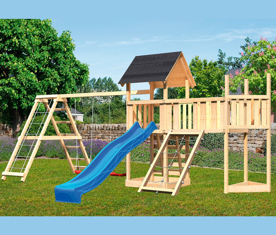 Karibu Kinderspielturm-Mega-Set »Lotti« mit Doppelschaukel, Rutsche, Anbauplattform und Klettergerüst auf einer Wiese.