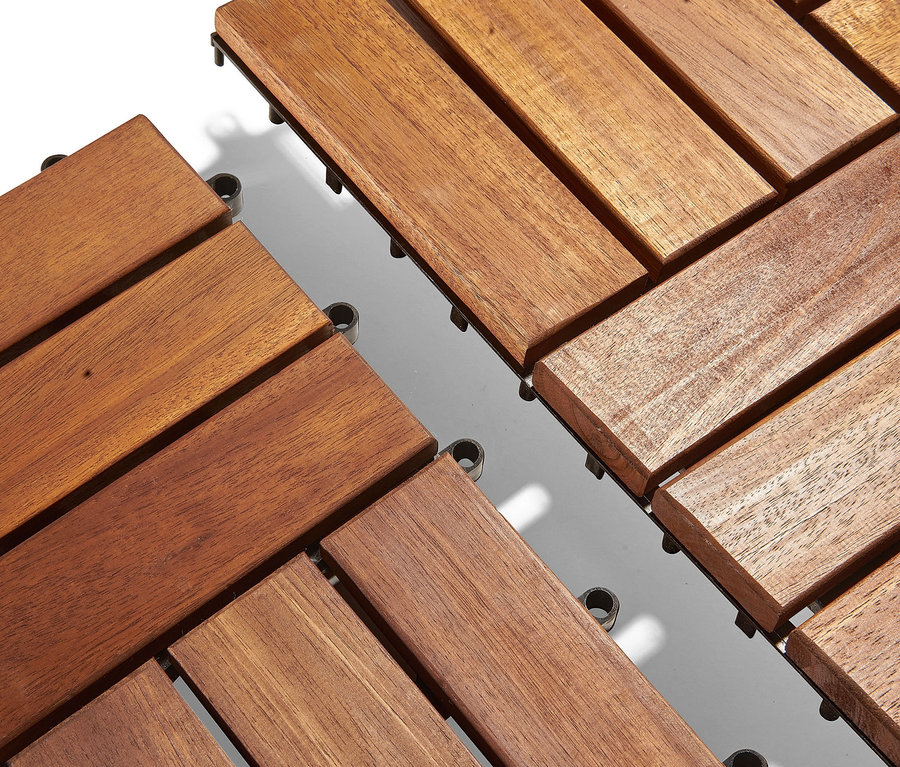 Nahaufnahme von braunen 10 Holzfliesen.