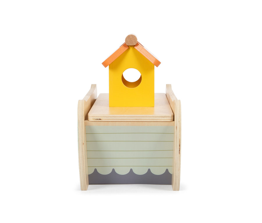Das Holzspielzeug small foot Steckspiel »Arche Noah Safari« mit gelbem Häuschen auf dem Dach.