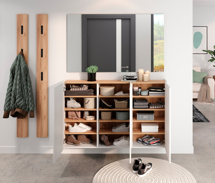 Offener, weißer Mehrzweckschrank »Libbiano« mit Schuhen und Accessoires.