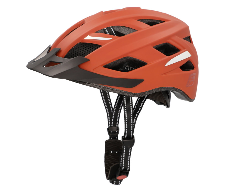 Ein orangefarbener Fahrradhelm mit schwarzem Visier und Riemen.