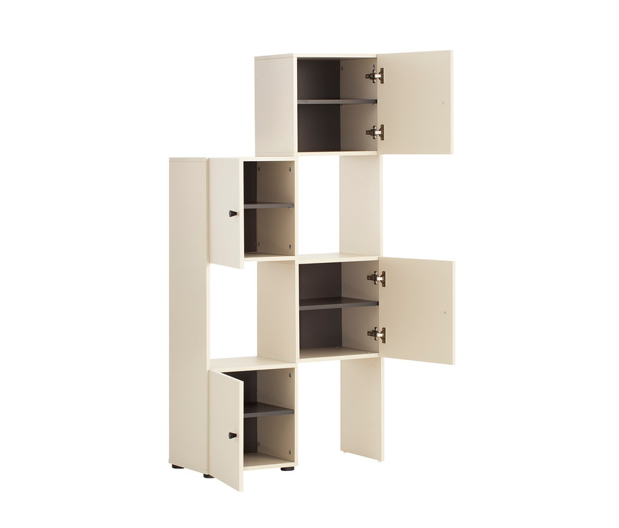 Asymmetrisches, hellbeiges Schieberegal »Lovund« mit offenen und geschlossenen Fächern.